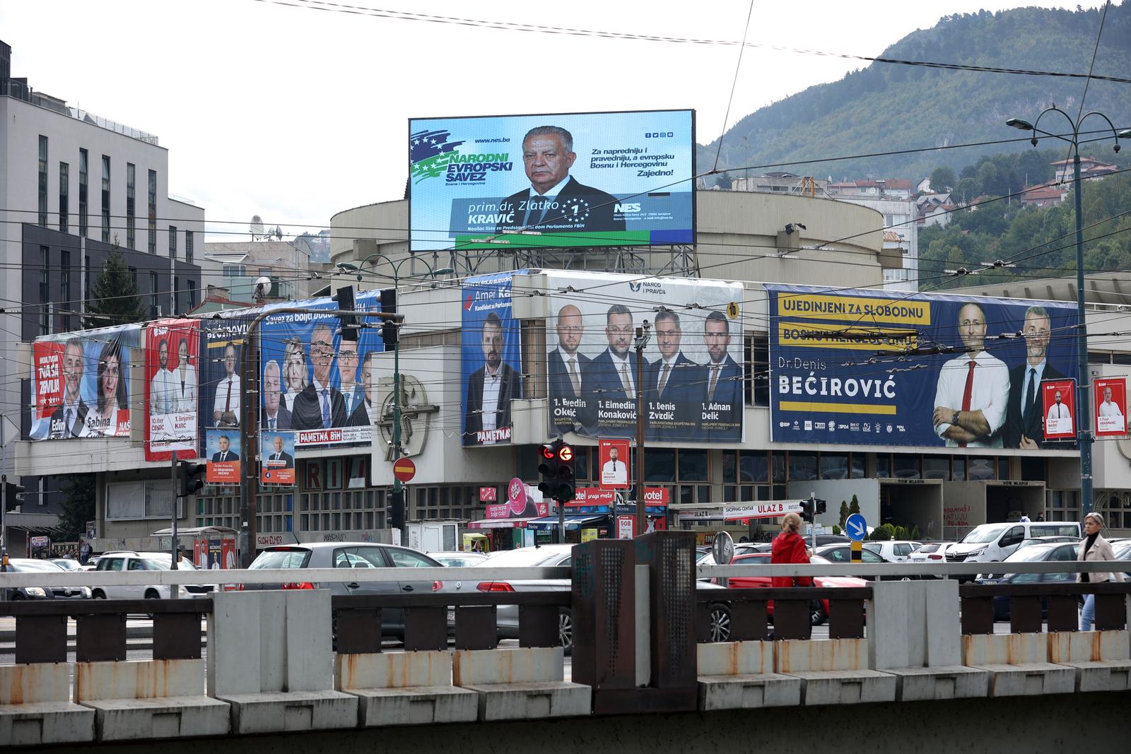 27.09.2022., Sarajevo, Bosna i Hercegovina - Plakati kandidata na Opcim izborima u BiH. Izbori su u nedelju.  Photo: Armin Durgut/PIXSELL