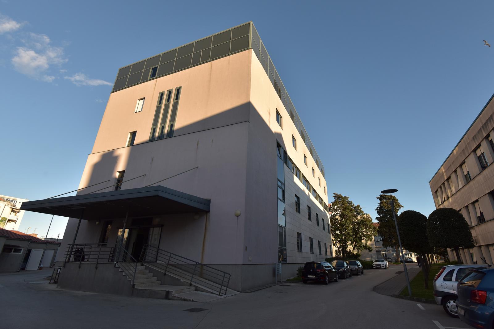 28.02.2020., Zadar - U Opcoj bolnici Zadar do daljnjega su zabranjene posjete na svim odjelima. Zabrana je donesena kao mjera predostroznosti zbog gripe i koronavirusa. Photo: Dino Stanin/PIXSELL