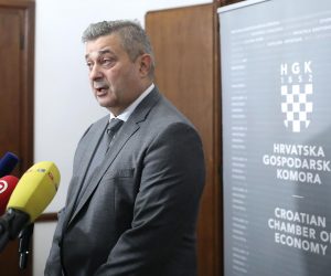 28.09.2020., Zagreb - U HGK odrzan je sastanak ministra Josipa Aladrovica s poduzetnicima. rPhoto: Patrik Macek/PIXSELL