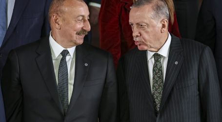 Čelnici Turske, Armenije i Azera održali neformalni sastanak na europskom samitu u Pragu