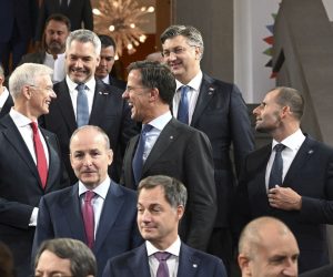 epa10228749 Latvian Prime Minister Krisjanis Karins (2-L) jokes with Austrian Chancellor Karl Nehammer (3-L), Dutch Prime Minister Mark Rutte (3-R) and Croatian Prime Minister Andrej Plenkovic (2-R) during an informal EU summit in Prague, Czech Republic, 07 October 2022. EU leaders will meet in the Czech capital to discuss pressing issues such as Russia's invasion of Ukraine and the block's energy and economic situation.  EPA/FILIP SINGER