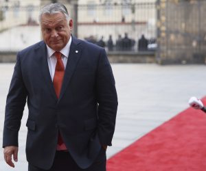epa10228682 Hungarian Prime Minister Viktor Orban attends an informal EU summit in Prague, Czech Republic, 07 October 2022. EU leaders will meet in the Czech capital to discuss pressing issues such as Russia's invasion of Ukraine and the block's energy and economic situation.  EPA/MARTIN DIVISEK