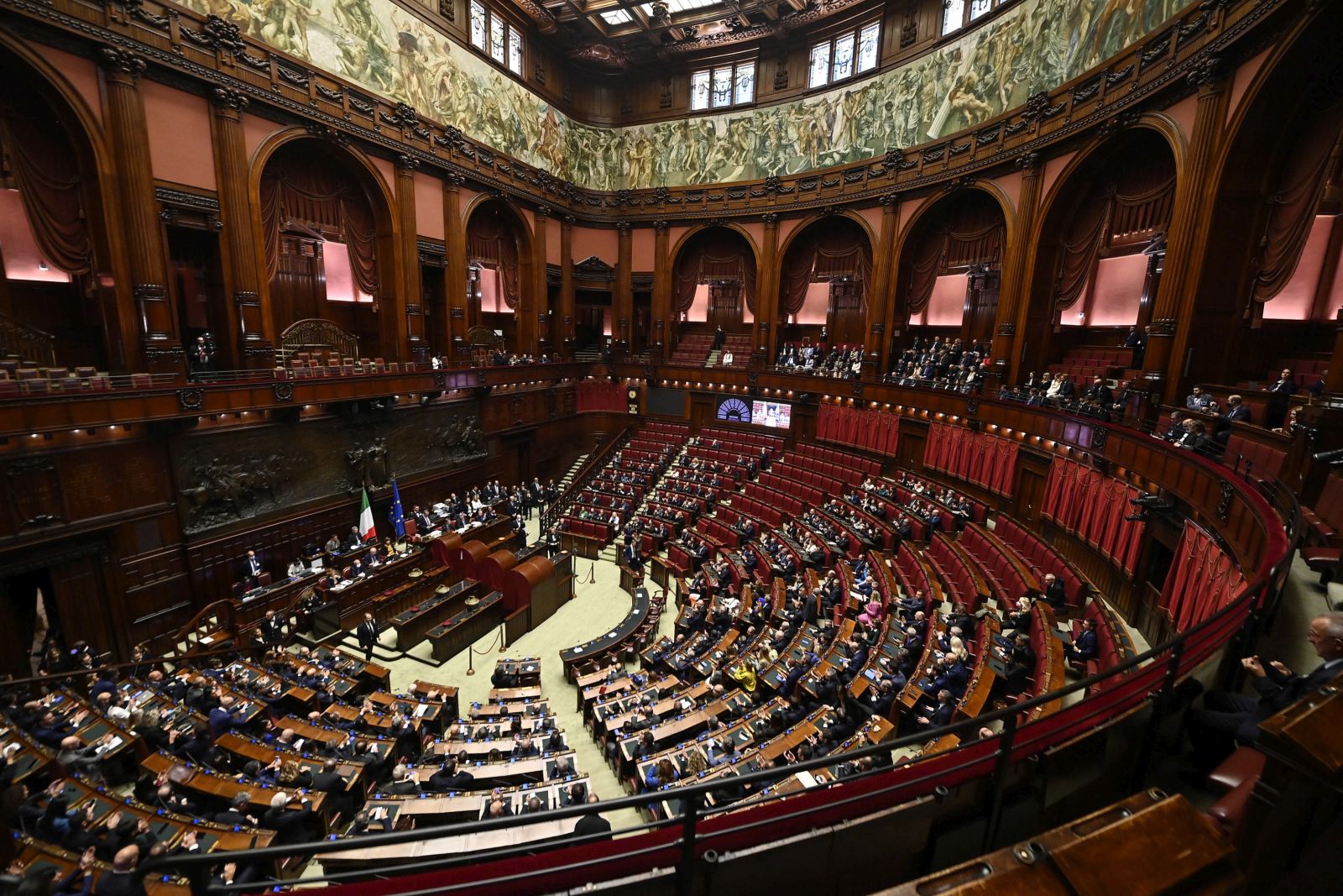 epa10240223 The hall of Montecitorio during the election of the Speaker of the Italian Chamber of Deputies during the XIX legislature in Rome, Italy, 13 October 2022.  EPA/RICCARDO ANTIMIANI