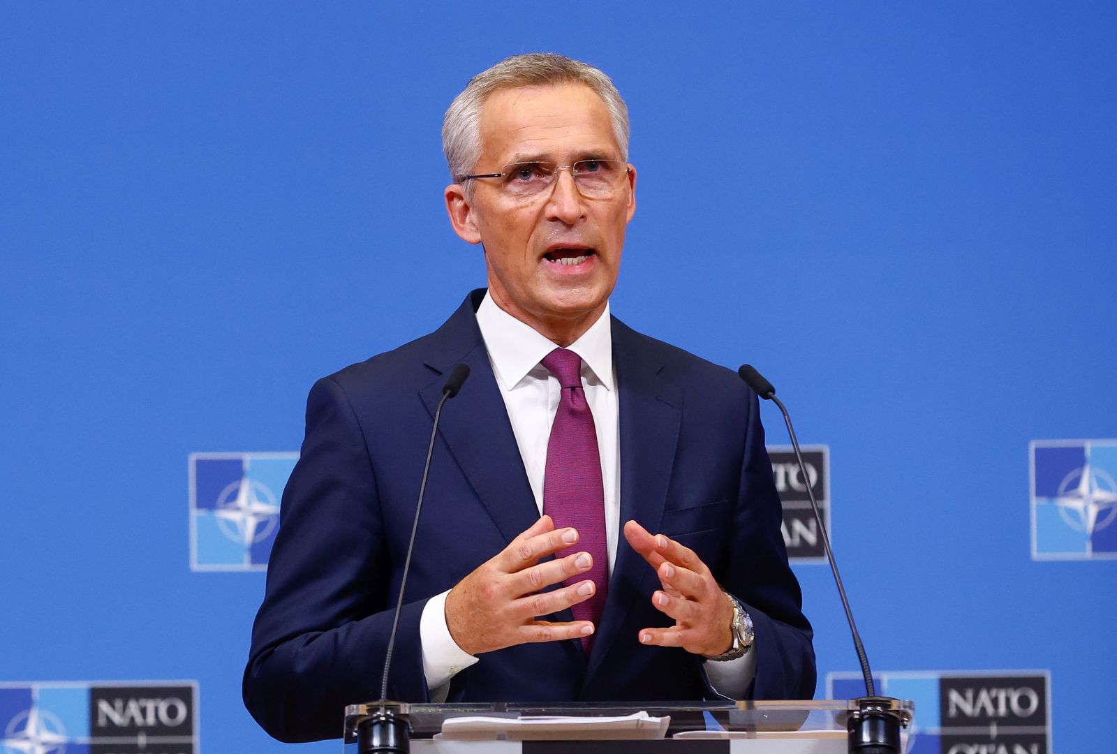 epa10240953 NATO Secretary General Jens Stoltenberg gives a press conference at the end of the second day of a NATO Council Defense Ministers at the Alliance headquarters in Brussels, Belgium, 13 October 2022.  EPA/STEPHANIE LECOCQ