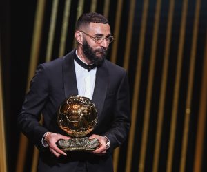 epa10249554 Karim Benzema of Real Madrid receives the Men’s Ballon d'Or Trophy during the Ballon d'Or ceremony in Paris, France, 17 October 2022. For the first time the Ballon d'Or, presented by the magazine France Football, will be awarded to the best players of the 2021-22 season instead of the calendar year.  EPA/Mohammed Badra