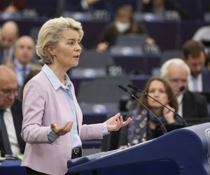 epa10251955 European Commission President Ursula von der Leyen gives a statement on the preparation of the next European Council meeting, at the European Parliament in Strasbourg, France, 19 October 2022. The European Council meeting will take place on 20 and 21 October 2022  EPA/JULIEN WARNAND