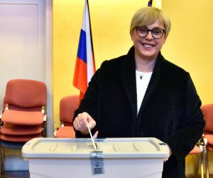 epa10260468 Independent candidate Natasa Pirc Musar casts her ballot at a polling station during the Slovenian presidential elections in Radomlje, Slovenia, 23 October 2022.  EPA/IGOR KUPLJENIK