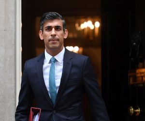 epa10266748 British Prime Minister Rishi Sunak departs 10 Downing Street ahead of his first prime minister's questions at parliament in London, Britain, 26 October 2022. New British Prime Minister Rishi Sunak has held his first cabinet meeting.  EPA/ANDY RAIN