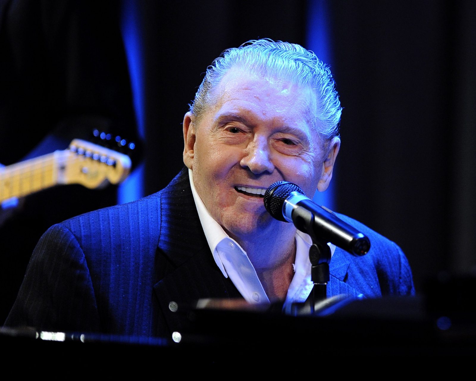 epa10271646 (FILE) - A file picture dated 28 September 2010 shows US singer Jerry Lee Lewis performing during his appearance to benefit the Grammy Museum and Grammy Foundation in Los Angeles, California, USA (reissued 28 October 2022). According to his publicist, Jerry Lee Lewis has died aged 87.  EPA/PAUL BUCK *** Local Caption *** 50283990