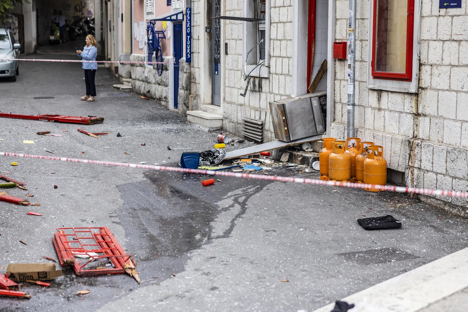 01.10.2022., Split - Eksplozija u restoranu u centru Splita. Dvoje ozlijedenih prevezeno je u bolnicu. Photo: Milan Sabic/PIXSELL