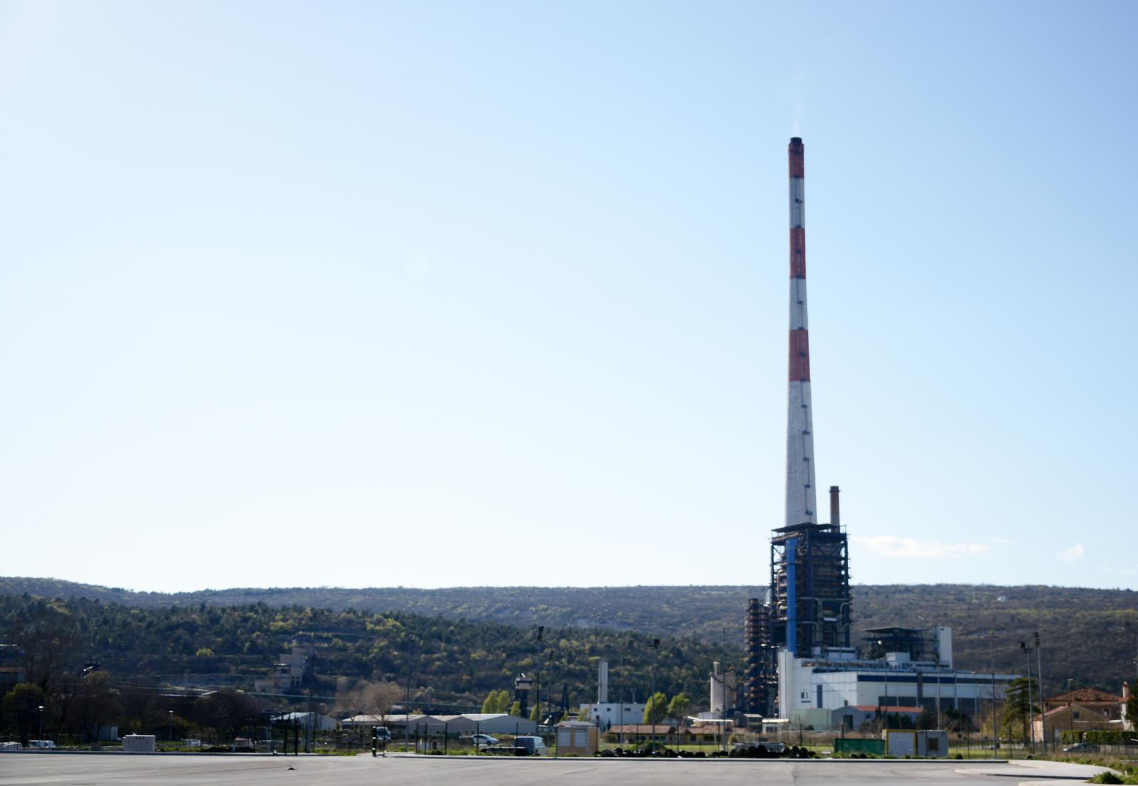 07.08.2021., Plomin - Termoelektrana Plomin jedina je aktivna termoelektrana na ugljen u Hrvatskoj. Zbog inicijative Europske unije o Sustava trgovanja emisijama stakleničkih plinova, termoelektrana će morati promijeniti uvjete za prestanak korištenja ugljena u proizvodnji električne energije.rPhoto: Sasa Miljevic / PIXSELL