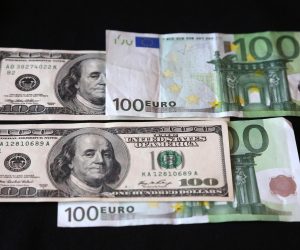 18.03.2015., Sibenik - Trzisni analiticari procjenjuju da ce vrijednost eura i americkog dolara uskoro biti izjednacena te da bi europska valuta mogla dodatno oslabjeti."nPhoto: Dusko Jaramaz/PIXSELL