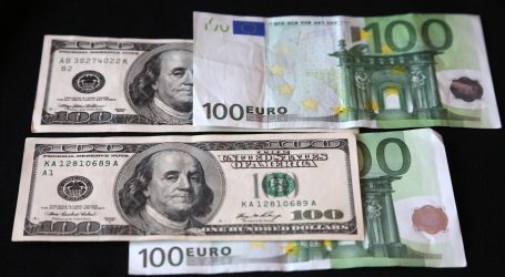 Euro je u srijedu bio vrijedniji od dolara prvi put nakon više od mjesec dana