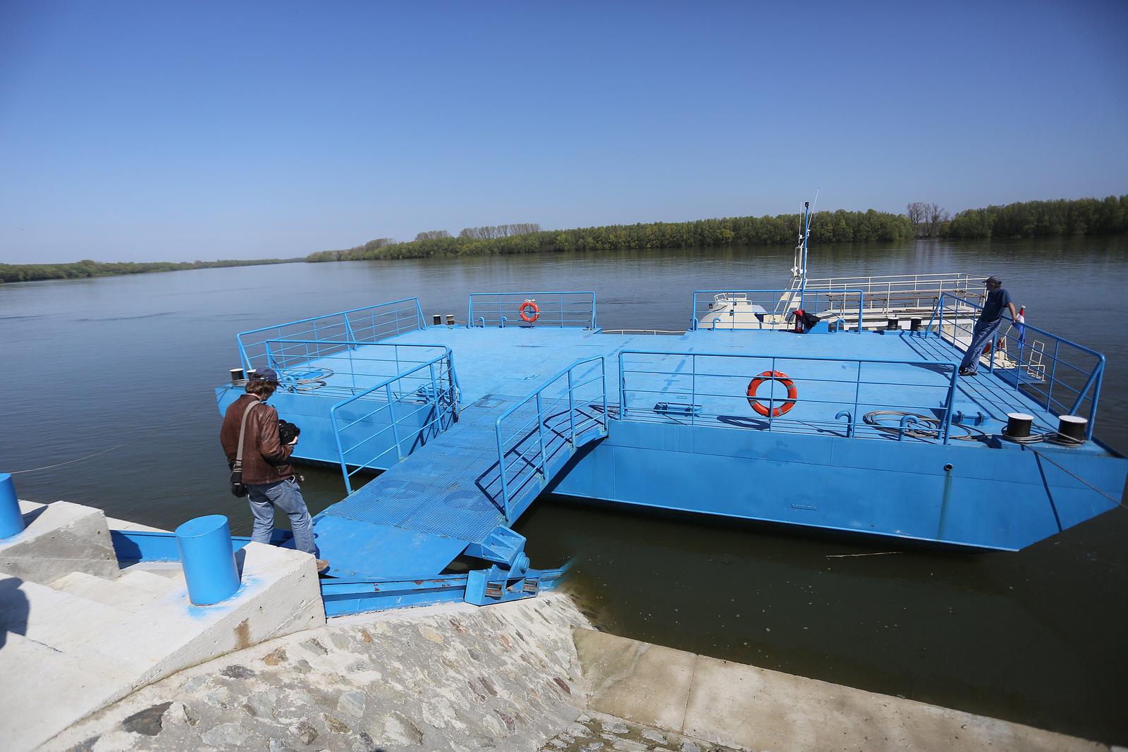 18.04.2013., Aljmas - Lucka uprava Vukovar otvorila putnicko pristaniste za rijecne kruzere na Dunavu.rPhoto: Marko Mrkonjic/PIXSELL