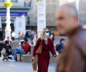20.10.2021., Zagreb - Sve veci broj gradjana nosi maske i na otvorenom kako brojke zarazenih rastu i preko 3000 novooboljelih na dan. Photo: Emica Elvedji/PIXSELL
