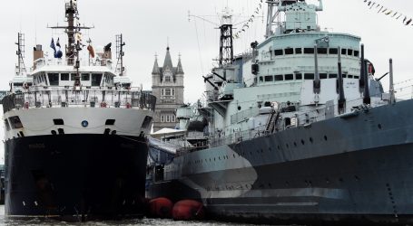 Masovni napad ukrajinskih dronova na crnomorsku flotu u Sevastopolju