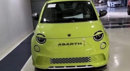 Prvi električni Abarth, izvedenica modela Fiat 500e, uvodi novi logo slavne talijanske marke