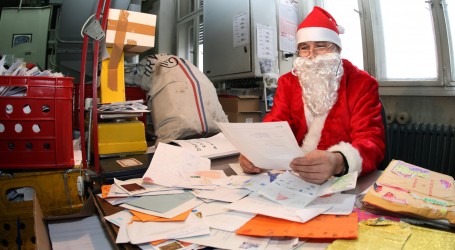 Poštanski ured u Engelskirchenu ponovno zaprimio tisuće pisama božićnih želja