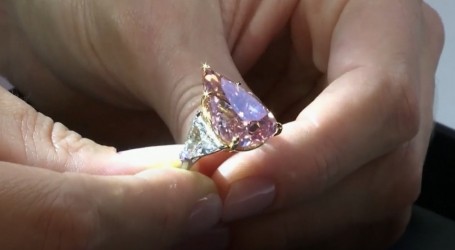 Ogromni ružičasti dijamant ‘Fortune Pink’ prodan za više od 28 milijuna eura