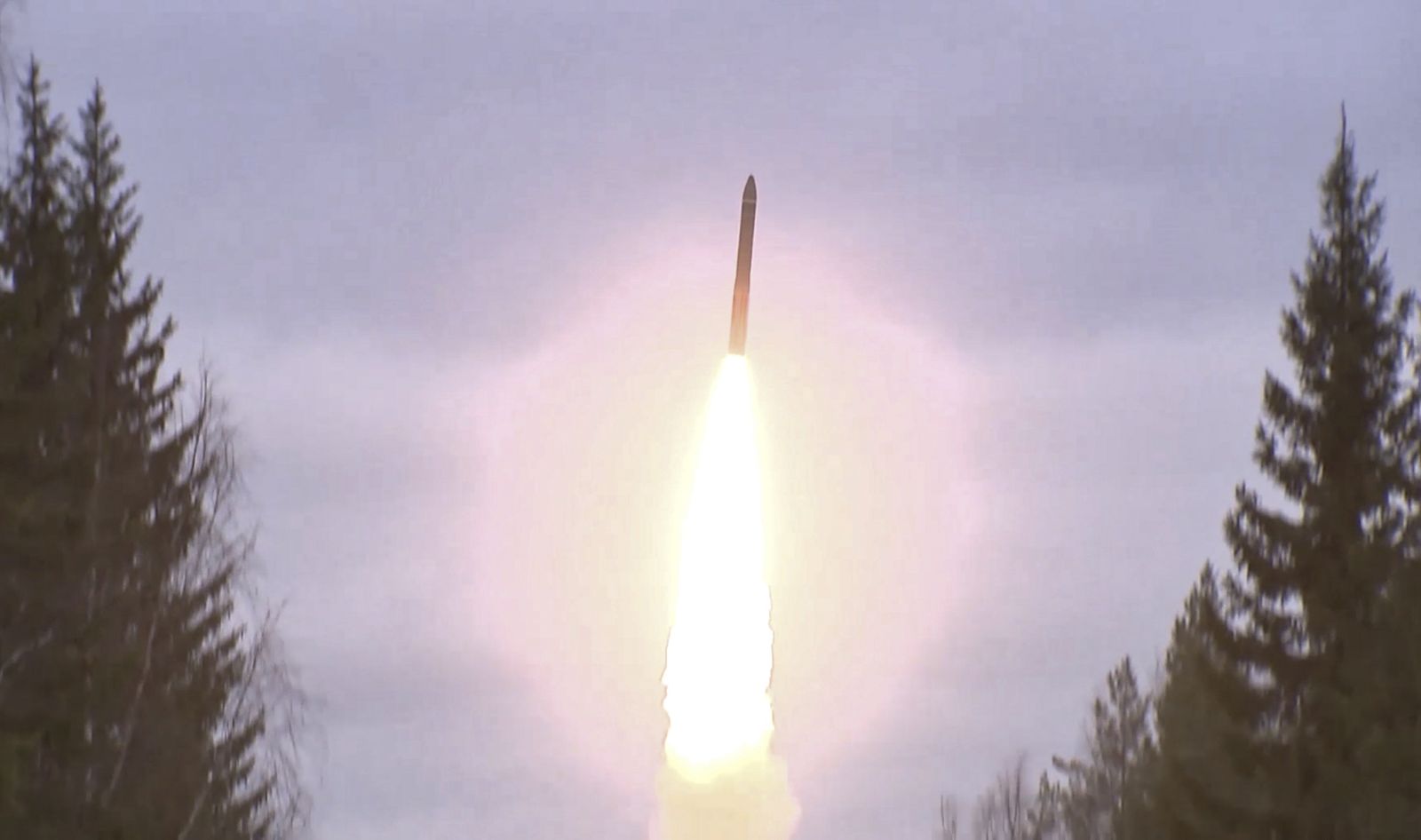 epa10267246 A handout still image taken from a handout video provided by the Russian Defence ministry press-service shows 'Yars' intercontinental ballistic missile launches at Plesetsk Cosmodrome to Kura Test Range during training to test the Russian strategic deterrence forces in Plesetsk, Russia, 26 October 2022. The Russian military held a training session during which they practiced a massive nuclear strike in response to an enemy nuclear attack. Valery Gerasimov, Chief of the General Staff of the Armed Forces of the Russian Federation, said that the Yars missile system of the Strategic Missile Forces, the strategic missile submarine of the Northern Fleet Tula, and two Tu-95MS missile carriers were involved in the training.  EPA/RUSSIAN DEFENCE MINISTRY PRESS SERVICE / HANDOUT  HANDOUT EDITORIAL USE ONLY/NO SALES