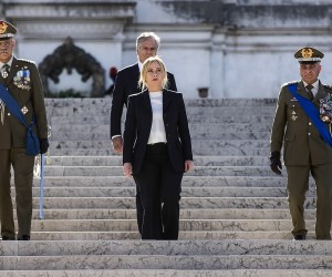 epa10272670 Italy's Prime Minister Giorgia Meloni (C, front) attends a wreath-laying ceremony at the Tomb of the Unknown Soldier at the Altare della Patria in Rome, Italy, 29 October 2022. The ceremony was held ahead of the upcoming 101st anniversary of the departure of the train containing his remains from Aquileia to Rome, on 04 November 1921.  EPA/ANGELO CARCONI