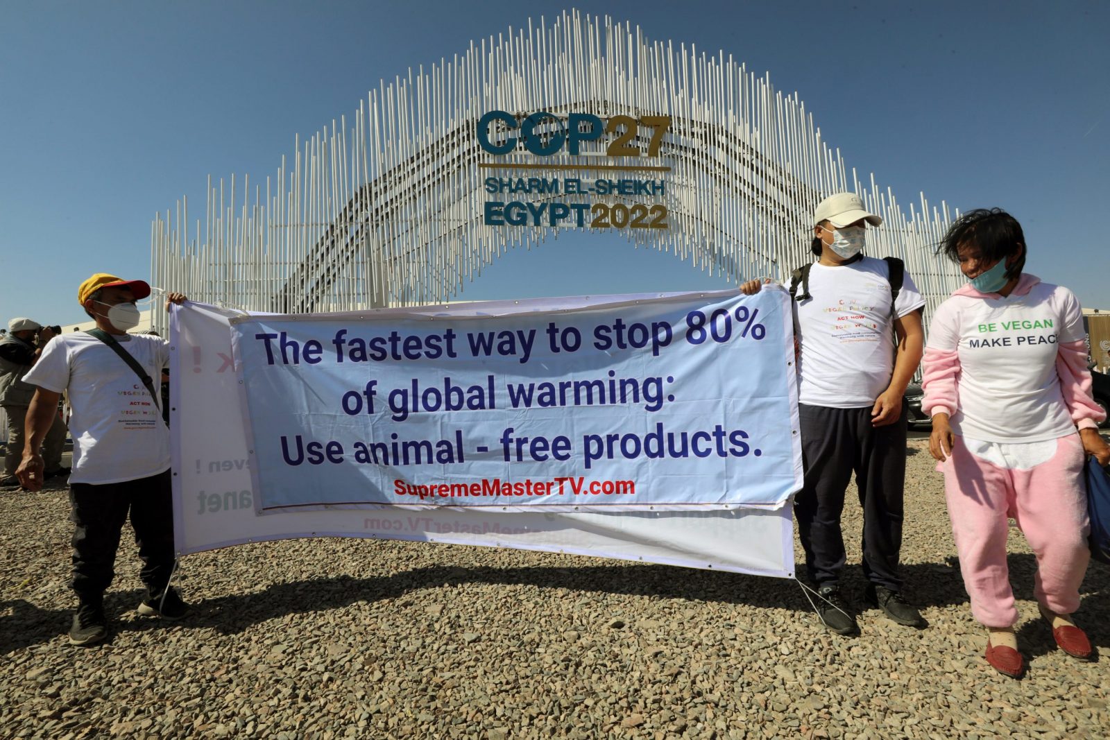 epa10289801 Activists hold banners as they demonstrate at the entrance of the Sharm El Sheikh International Convention Centre, during the COP27 climate summit opening, in Sharm el-Sheikh, Egypt, 06 November 2022. The 2022 United Nations Climate Change Conference (COP27), running from 06 till 18 November in Sharm El-Sheikh, is expected to host one of the largest number of participants in the annual global climate conference of over 40,000 estimated attendees including heads of states and governments, civil society, media and other relevant stakeholders. The events will include Climate Implementation Summit, thematic days, flagship initiatives, and Green Zone activities engaging with climate and other global challenges.  EPA/KHALED ELFIQI