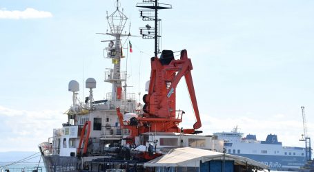Francuska nevoljko pristala prihvatiti migrante s Ocean Vikinga koje je Italija odbila