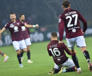 epa10297048 Torino's Nikola Vlasic (2-R) celebrates with teammates after scoring the 2-0 lead during the Italian Serie A soccer match between Torino FC and UC Sampdoria in Turin, Italy, 09 November 2022.  EPA/Alessandro Di Marco