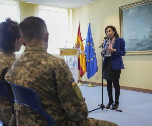 epa10297945 Spanish Defence Minister Margarita Robles speaks during the presentation of the training plan of Ukrainian soldiers in Spain, in Madrid, central Spain, 10 November 2022.  EPA/BORJA SANCHEZ TRILLO