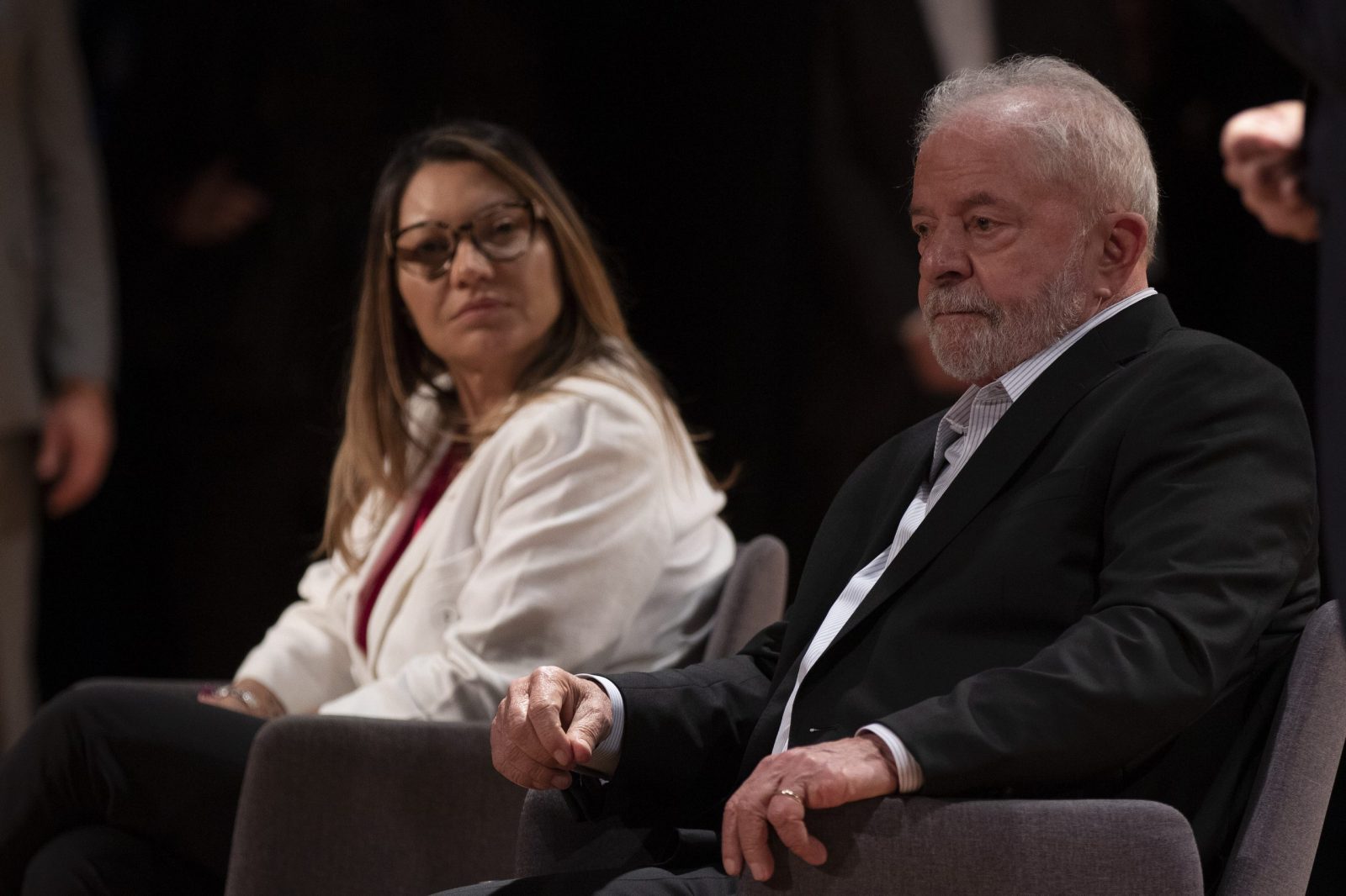 epa10298587 The elected president, Luiz Inacio Lula da Silva (R) and the first lady, Rosangela da Silva, popularly known as Janja (L), made statements when meeting with allied politicians at the Banco do Brasil Cultural Center (CCBB) in Brasilia, Brazil, 10 November 2022. Lula da Silva was moved when he affirmed that he 'never' thought that hunger would return to the country and affirmed that his 'mission will be accomplished' if 'every citizen returns to breakfast, lunch and dinner' every day. 'Excuse me', he said, interrupting his speech at a meeting with parliamentarians with his eyes full of tears, and remembering that he made that promise that all Brazilians can eat every day two decades ago, on 01 January 2003, when he first assumed power.  EPA/Joedson Alves