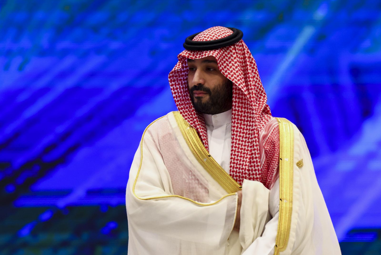 epa10312247 Saudi Crown Prince Mohammed bin Salman attends an APEC Leader's Informal Dialogue with Guests during the Asia-Pacific Economic Cooperation (APEC) Summit 2022, in Bangkok, Thailand, 18 November 2022.  EPA/ATHIT PERAWONGMETHA / POOL