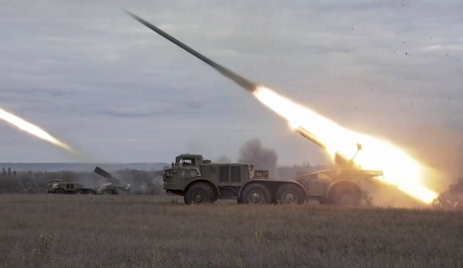 epa10324690 A still image taken from a handout video provided by the Russian Defence Ministry press-service on 24 November 2022 shows Russian 'Hurricane' multiple launch rocket systems firing at an undisclosed location in the Donetsk region, eastern Ukraine. On 24 February 2022 Russian troops entered the Ukrainian territory in what the Russian president declared a 'Special Military Operation', starting an armed conflict that has provoked destruction and a humanitarian crisis.  EPA/RUSSIAN DEFENCE MINISTRY PRESS SERVICE HANDOUT -- MANDATORY CREDIT -- BEST QUALITY AVAILABLE -- HANDOUT EDITORIAL USE ONLY/NO SALES