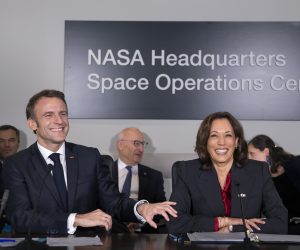 epa10339278 France's President Emmanuel Macron (L) meets with US Vice President Kamala Harris (R) at the National Aeronautics and Space Administration (NASA) headquarters, to highlight space cooperation between France and the US, in Washington, DC, USA, 30 November 2022. Macron is in Washington for the first state visit of the Biden presidency.  EPA/MICHAEL REYNOLDS