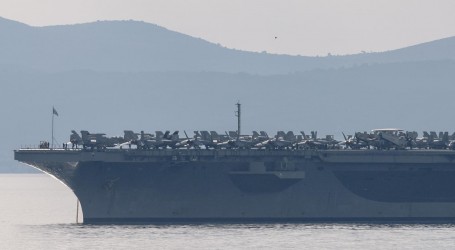 Američki mornari razgledavaju i pomažu u Splitu