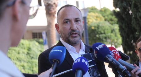 Zekanović: “Grmojev narativ kojima pokušava vladajuću većinu prikazati koruptivnom nije uspio”