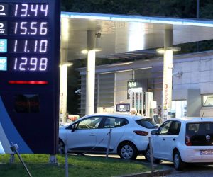 25.10.2022., Zagreb - Buduci da Vlada jucer nije intervenirala u cijene goriva osim plavog dizela, na benzinskim pumpama od ponoci dizel kosta 13,44 a benzin 11,10 kuna. Photo: Patrik Macek/PIXSELL