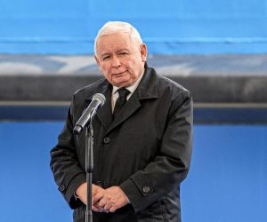 Leader of the Polish Law and Justice (PiS) ruling party Jaroslaw Kaczynski delivers his speech at the opening ceremony of the shipping canal through the Vistula Spit in Skowronki, Poland, 17 September 2022. Michał Ryniak/Agencja Wyborcza.pl via REUTERS ATTENTION EDITORS - THIS IMAGE WAS PROVIDED BY A THIRD PARTY. POLAND OUT. NO COMMERCIAL OR EDITORIAL SALES IN POLAND. Photo: Michał Ryniak/AGENCJA WYBORCZA/REUTERS