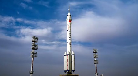 Kina u utorak lansira letjelicu Shenzhou-15 s posadom prema svojoj svemirskoj postaji