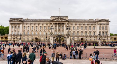 Suradnica Buckinghamske palače podnijela ostavku zbog rasističkih primjedbi