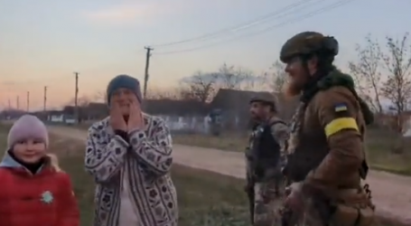 Ukrajinci oslobodili grad blizu Hersona, stanovnici ih dočekali u suzama