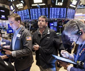 epa10344310 Traders work on the floor of the New York Stock Exchange in New York, New York, USA, 02 December 2022. The Dow Jones industrial average was down over 200 points in early trading as investors reacted to the US government’s monthly job report.  EPA/JUSTIN LANE