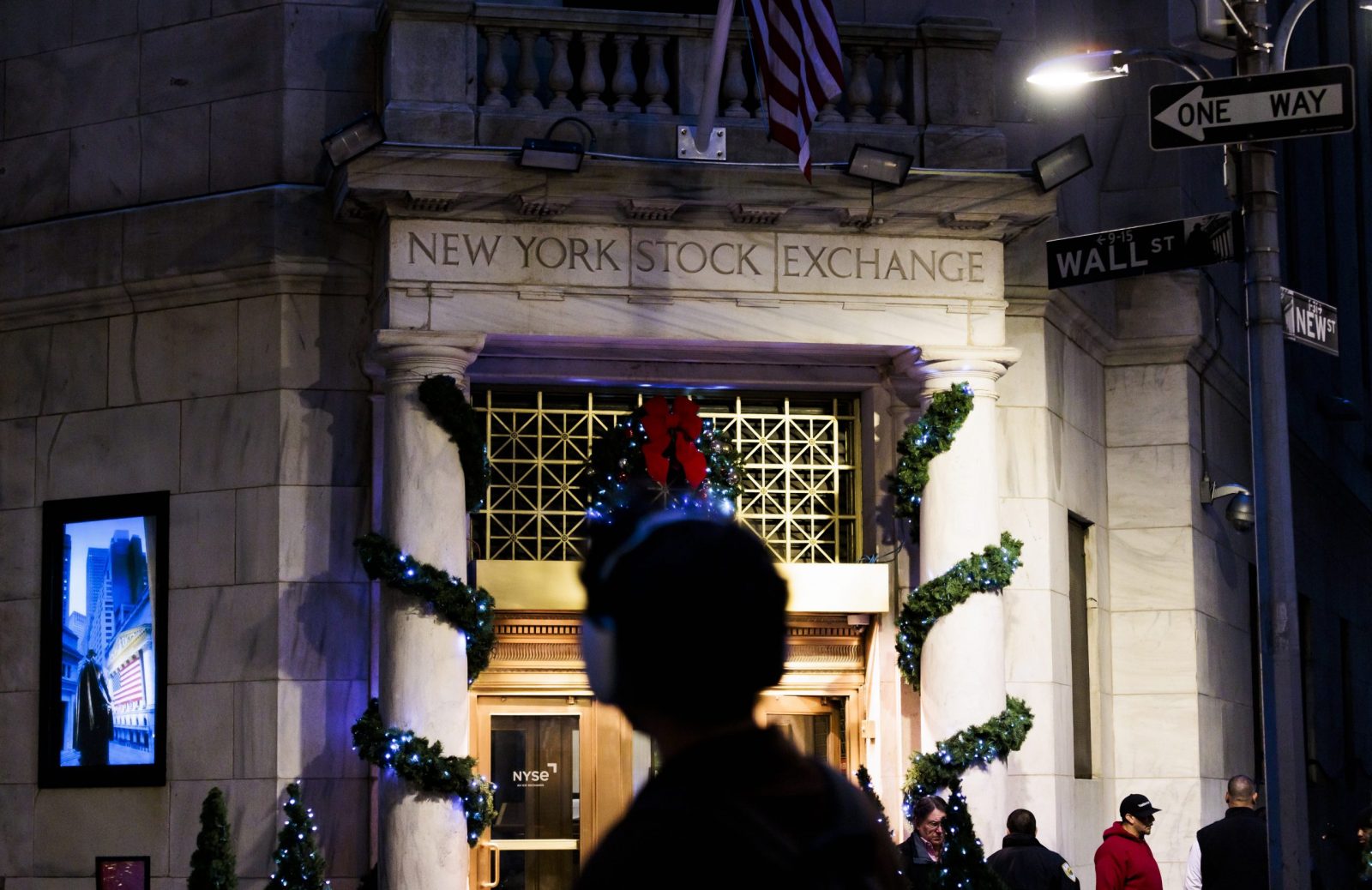 epa10353019 The entrance to the New York Stock Exchange in New York, New York, USA, on 06 December 2022. The Dow Jones industrial average ended the day down 350 points.  EPA/JUSTIN LANE