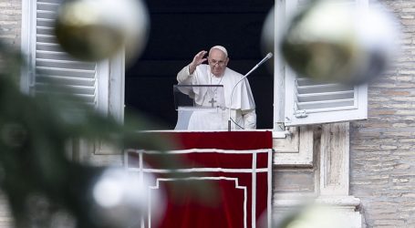 Papa Franjo zaplako spominjući Ukrajinu tijekom molitve
