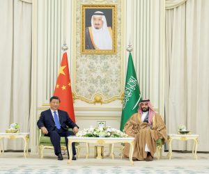 epa10354860 A handout photo made available by the Saudi Royal Court shows Saudi Crown Prince Mohammed bin Salman (R) during his meeting with Chinese President Xi Jinping (L) at Al Yamamah Palace in Riyadh, Saudi Arabia, 08 December 2022. Chinese President Xi Jinping is on a three day working visit to Saudi Arabia, in the framework of strengthening the ties between the two countires, as well as a summit with the members of the Gulf Cooperation Council and a wider China-Arab summit.  EPA/BANDAR ALJALOUD / HANDOUT  HANDOUT EDITORIAL USE ONLY/NO SALES