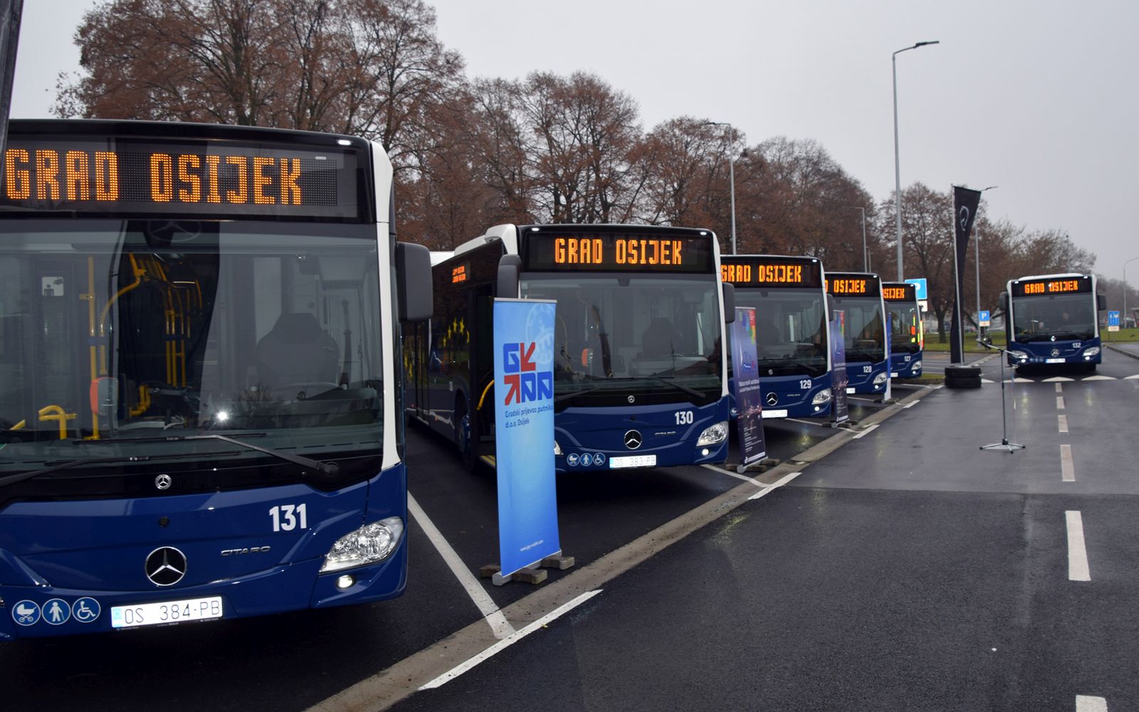 Osijek, 09.12.2022 - Osjeèki Gradski prijevoz putnika (GPP) preuzeo je u petak est novih niskopodnih autobusa kojima æe unaprijediti sigurnost putnika i znaèajno smanjiti emisije CO2 te trokove odravanja. foto HINA/ Tomislav PRUSINA/ ik
