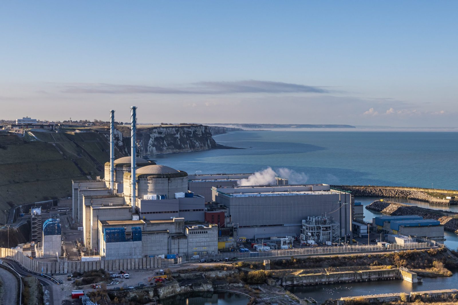 epa10357107 The French utility EDF's Penly Nuclear Power Plant during a media visit in Petit-Caux, near Dieppe, France, 09 December 2022.  EPA/CHRISTOPHE PETIT TESSON