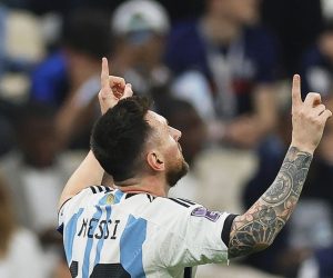 epa10372294 Lionel Messi of Argentina celebrates after scoring the 1-0 lead from the penalty spot during the FIFA World Cup 2022 Final between Argentina and France at Lusail stadium in Lusail, Qatar, 18 December 2022.  EPA/Ronald Wittek