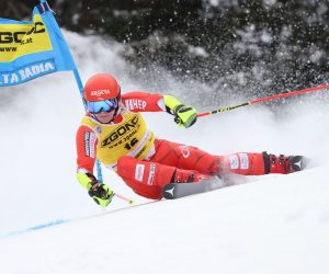 epa10373646 Filip Zubcic of Croatia in action during the Men's Giant Slalom race of the Alpine Skiing World Cup in Alta Badia, Italy, 19 December 2022.  EPA/ANDREA SOLERO