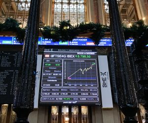 epa10375460 A screen displays a chart with the evolution of index FTSE4G IBEX at Madrid's Stock Exchange in Madrid, Spain, 21 December 2022. The index IBEX 35 rose by 0.43 percent at the opening of the trading session to reach 8,220.90 points.  EPA/VEGA ALONSO