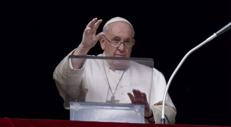 Papa Franjo: “Bivši papa Benedikt jako je bolestan”